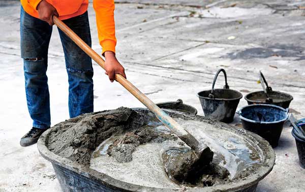 Цементный раствор руками заказать миксер бетона пермь